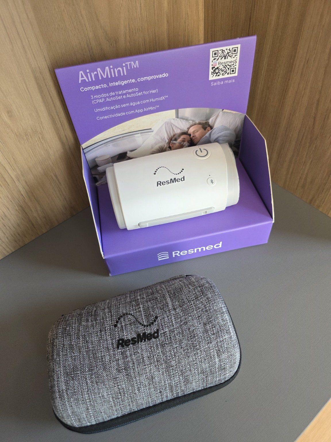 CPAP AirMini ResMed exposto na Quallys com estojo de transporte
